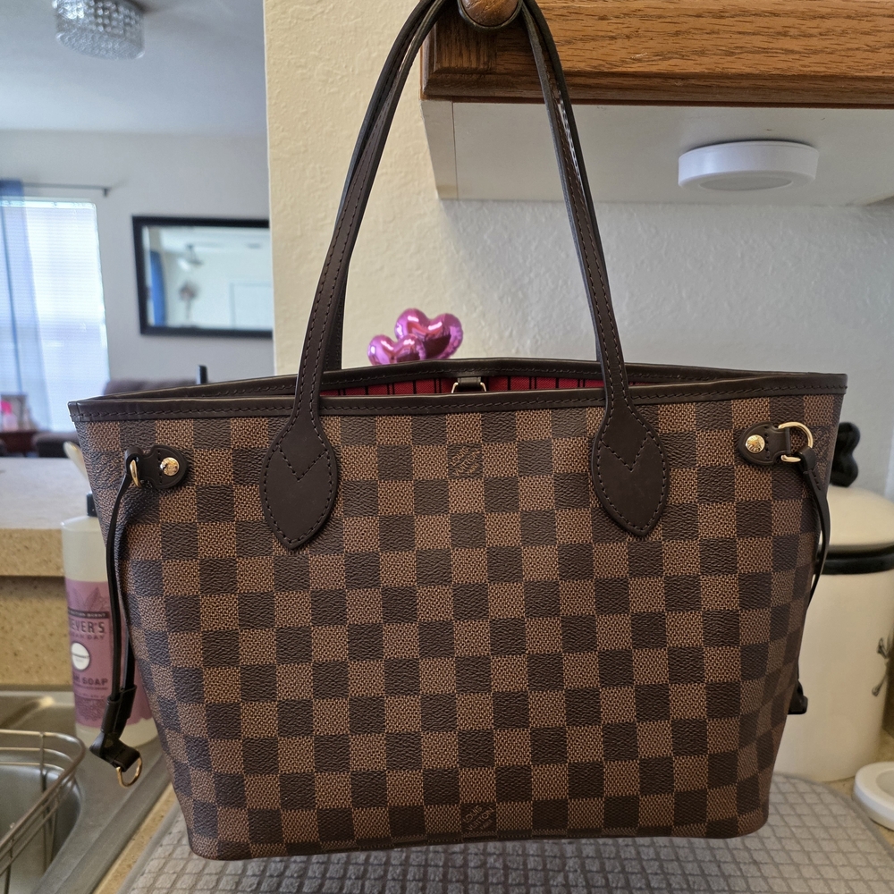 Louis Vuitton PM Neverfull Damier Ebene. EUC.